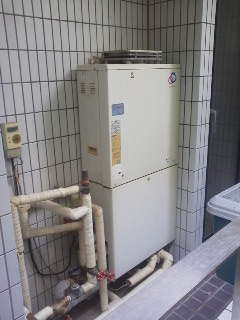 兵庫県　西宮市　分譲マンション　パーパス　５０号　ガス給湯器　取替交換工事