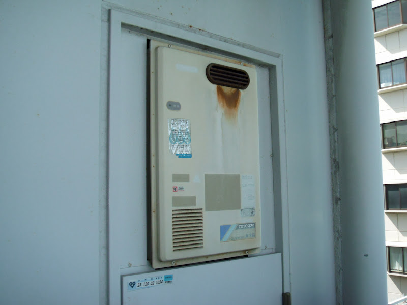 兵庫県　西宮市　ノーリツ　ガス給湯器　扉設置形　取替　交換　工事