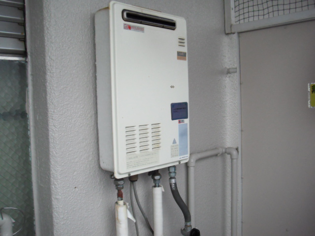 兵庫県神戸市西区　公団　ノーリツ　ガス給湯器　標準設置型　取替交換工事