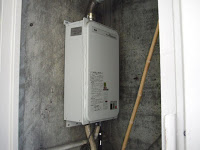 兵庫県　西宮市　マンション　ノーリツ　ガス給湯器　屋内設置形　強制排気　取替交換工事施工