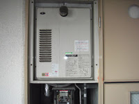 兵庫県　尼崎市　マンション　ノーリツ　ガス給湯器　高温水供給式　扉内設置　取替交換工事
