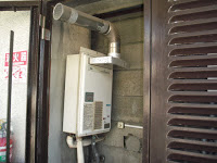 兵庫県　西宮市　マンション　ノーリツ　ガス給湯器　　前方排気延長型　取替交換工事　施工