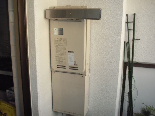 兵庫県　伊丹市　リンナイ　１６号　ガス給湯器　高温水供給方式　屋外設置型　取替交換工事　施工