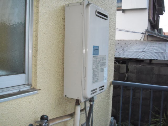 兵庫県　尼崎市　マンション　ノーリツ　１６号　ガス給湯器　屋外設置型　取替交換工事　施工
