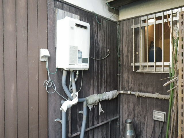 兵庫県　伊丹市　戸建て住宅　ノーリツ　２０号　エコジョーズ　ガスふろ給湯器　セミオートタイプ　屋外壁掛型　取替交換工事