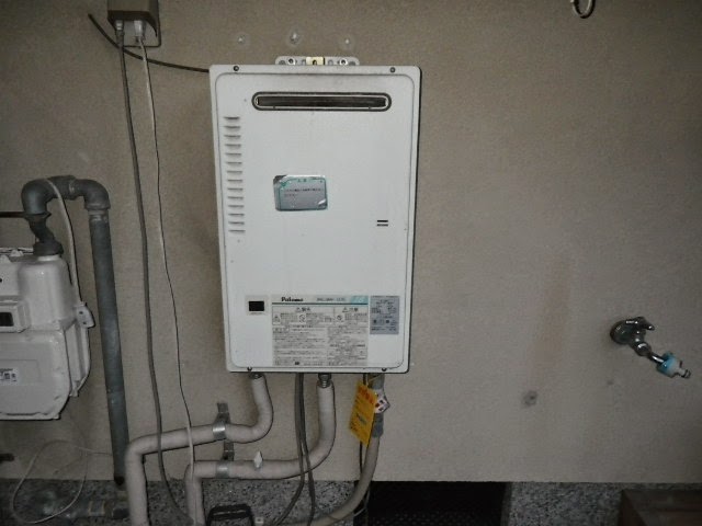 兵庫県　尼崎市　戸建て住宅　ノーリツ　16号　ガス給湯器　屋外設置型　取替交換工事施工