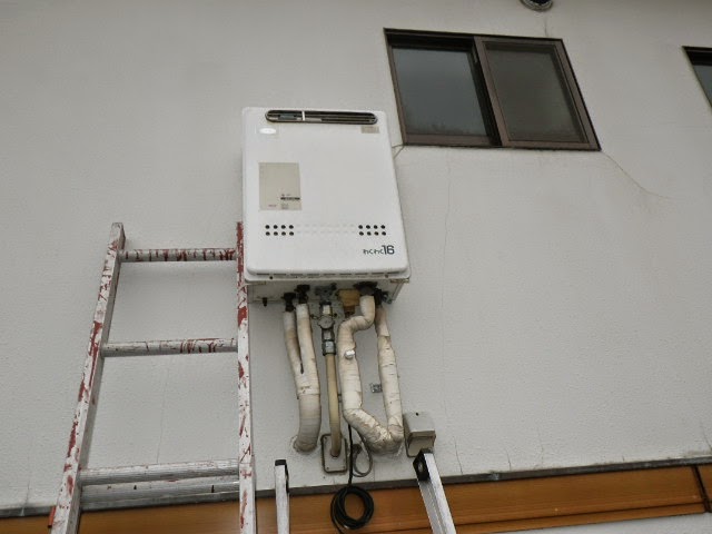 兵庫県　尼崎市　戸建て住宅　ノーリツ　１６号　ガスふろ給湯器　屋外壁掛型　セミオートタイプ　取替交換工事施工
