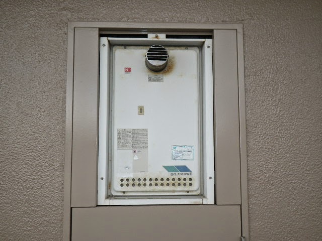 兵庫県　西宮市　マンション　ノーリツ　１６号　ガス給湯器　前方排気型　取替交換工事施工