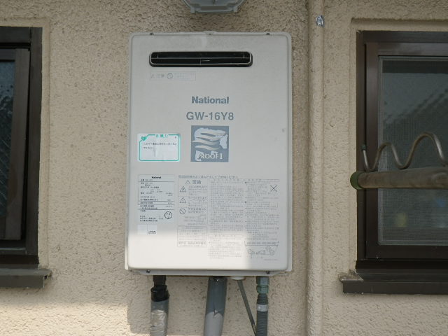 兵庫県　芦屋市　マンション　ノーリツ　１６号　ガス給湯器　屋外壁掛型　取替交換工事　施工