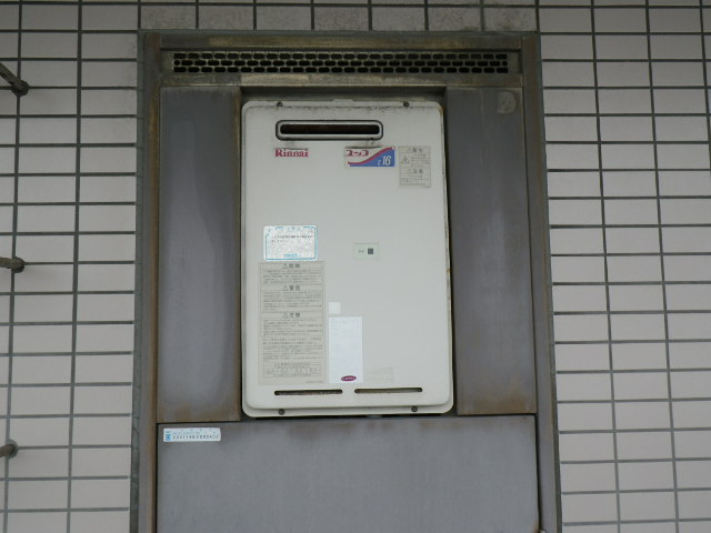 兵庫県　西宮市　甲子園　マンション　リンナイ　16号　ガス給湯器　PS標準設置　取替交換工事施工　
