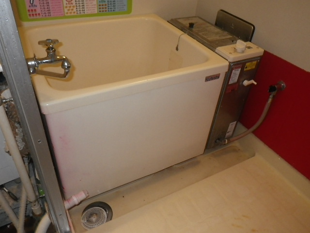 神戸市西区玉津町　県営住宅　ハウステック１６号カベピタパックイン　1100浅型浴槽　取替交換工事施工　WF-1612AT