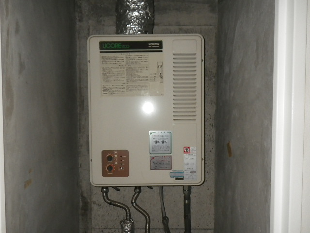 神戸市灘区城内通マンション ノーリツ16号ガス給湯器 屋内設置 強制