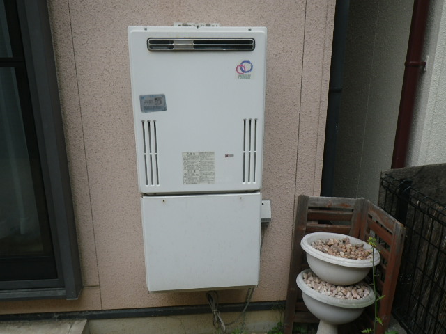 尼崎市久々知　戸建住宅　ノーリツ24号ガスふろ給湯器　取替交換工事施工　パーパスGX-244AW　から　GT-2460SAWX-2 BL