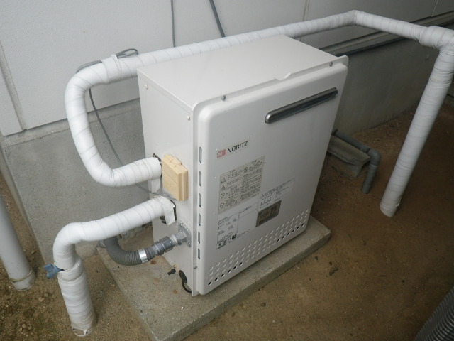 神戸市北区星和台　戸建住宅　ノーリツ20号ガス給湯器　エコジョーズ　取替交換工事施工　GRQ-2050SAX　から　GRQ-C2062SAX-2