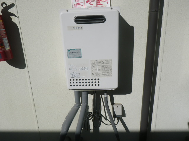 尼崎市東園田町ハイツ　パロマ16号ガス給湯器　取替交換工事施工　ノーリツGQ-1637WS　から　PH-1615AW