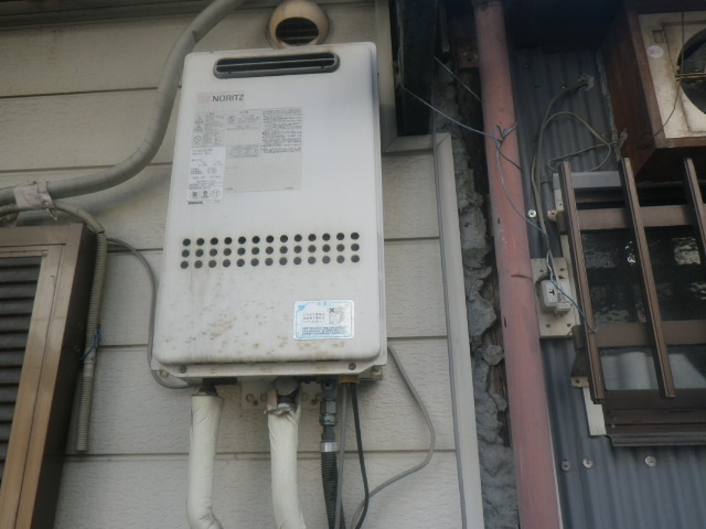 尼崎市長洲西通　住宅　ノーリツ20号ガス給湯器　取替交換工事施工　GQ-2012WE　から　GQ-2039WS-1