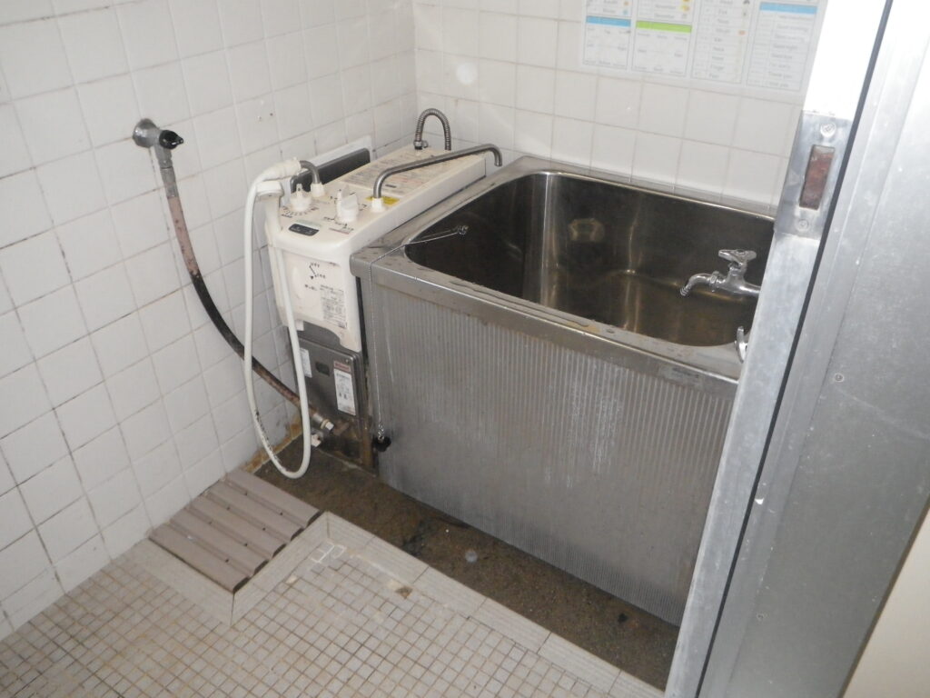 伊丹市マンション　ハウステック　16号カベピタパックイン　浅型浴槽　取替交換工事　