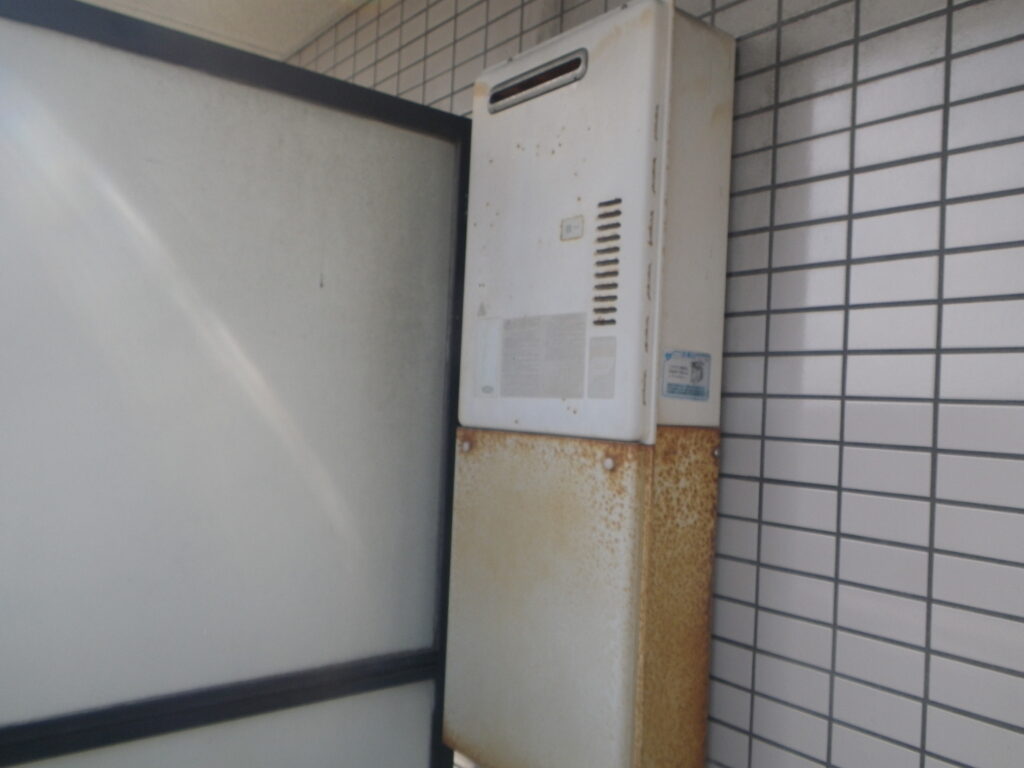 尼崎市建家町マンション　ノーリツ16号ガス給湯器　取替交換工事施工　リンナイRUX-1611WO-E　から　GQ-1639WS-1