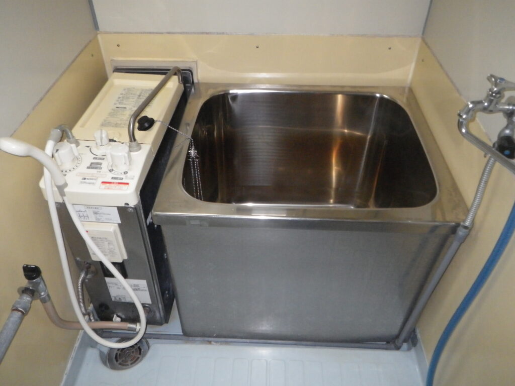 神戸市灘区マンション　ハウステック　カベピタパックイン　浴槽　取替交換工事施工　シャワー付きバランス釜　から　WF-807SA