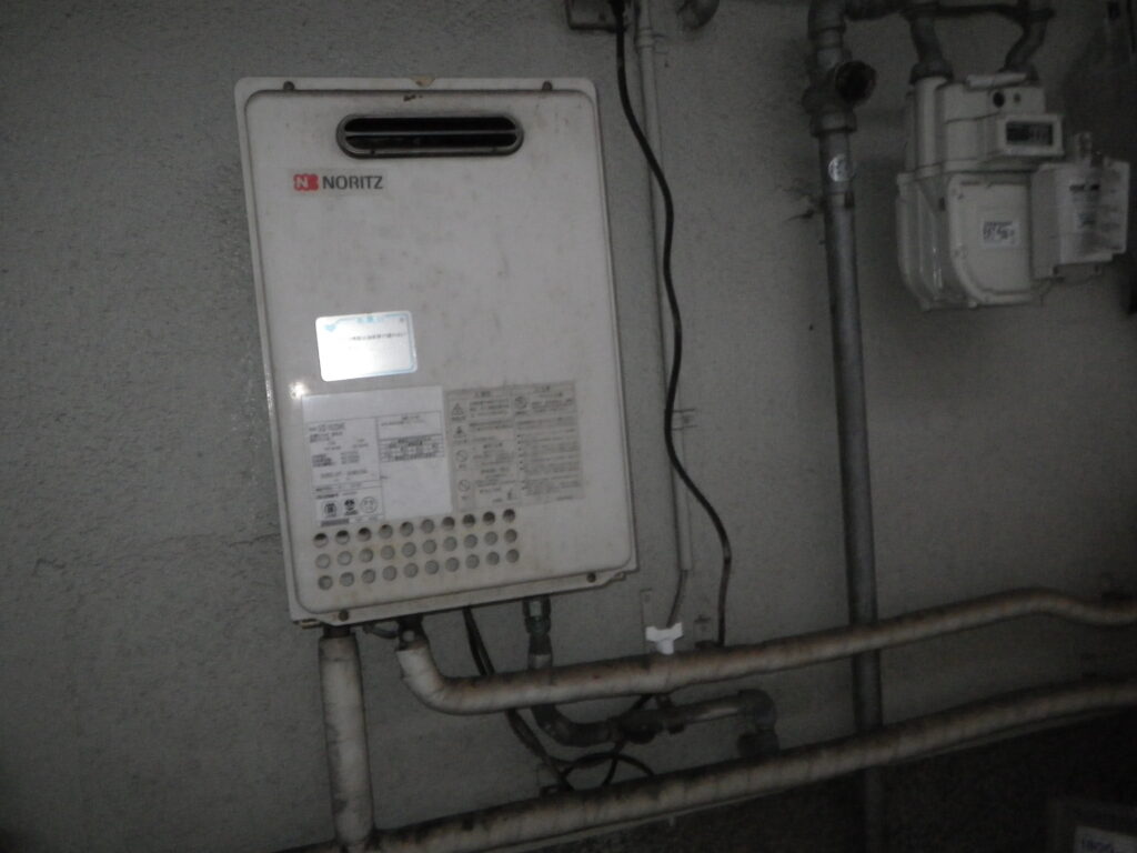 西宮市東鳴尾　住宅　ノーリツ16号ガス給湯器　取替交換工事施工　GQ-1623WE　から　GQ-1639WS-1