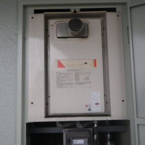尼崎市浜マンション　ノーリツ16号ガス給湯器　取替交換工事施工　ハーマンYS1620RG　から　GQ-1639WS-T-1