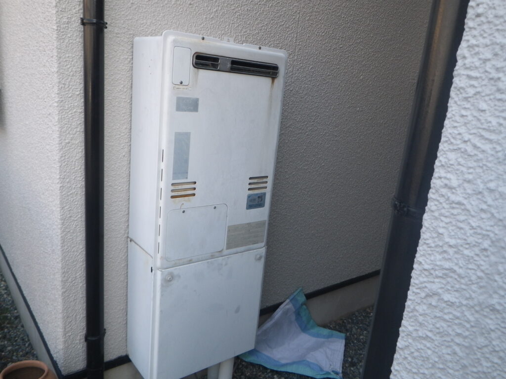 神戸市東灘区 戸建住宅 リンナイ24号温水暖房付給湯器 取替交換工事施工 大阪ガス から RUFH-E2408SAW2-6