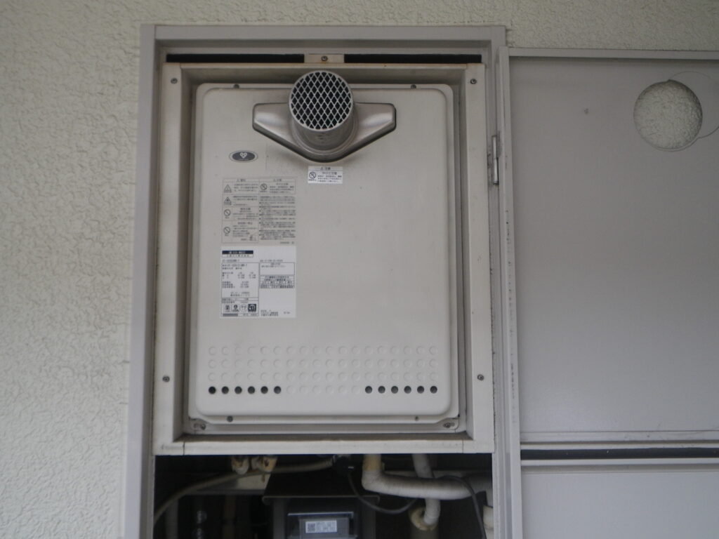 尼崎市マンション ノーリツ16号ガスふろ給湯器 取替交換工事施工 大阪ガス131-N822 から GT-1670SAW-T BL