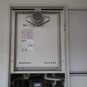 尼崎市マンション　ノーリツ16号ガスふろ給湯器　取替交換工事施工　大阪ガス131-N822　から　GT-1670SAW-T BL