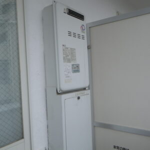 西宮市甲子園マンション　リンナイ16号ガス給湯器　高温差し湯　取替交換工事施工　パーパスSQ164AR　から　RUJ-A1610W