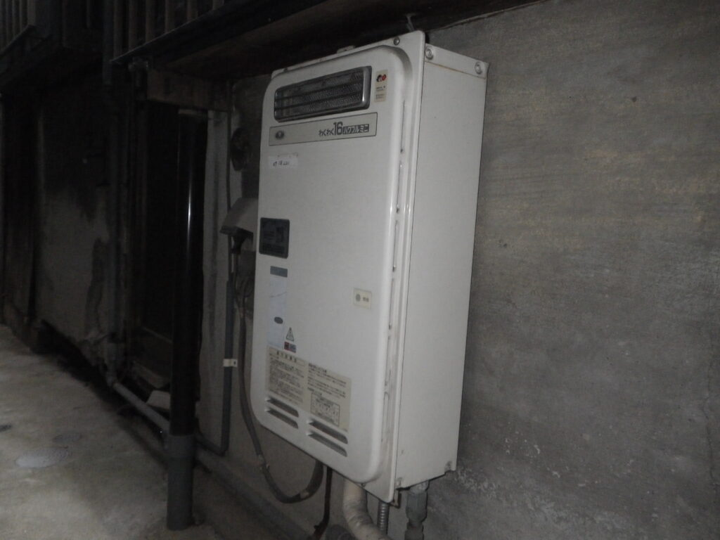 尼崎市 戸建住宅 パロマ16号ガス給湯器 取替交換工事施工 大阪ガス33-390 から PH-1615AW