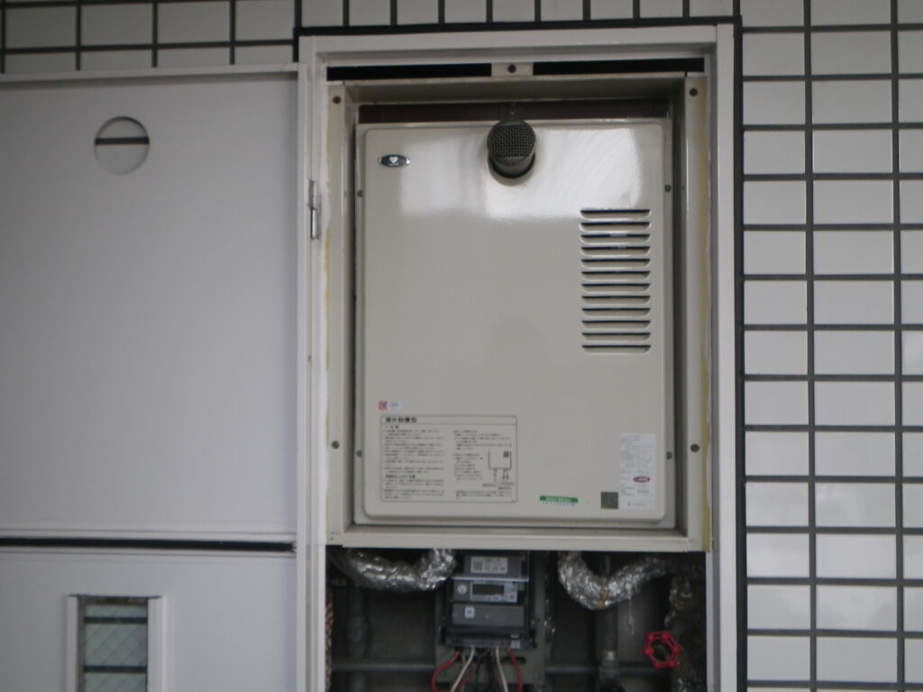 尼崎市 マンション ノーリツ16号ガス給湯器 取替交換工事施工 大阪ガス33-883 から GQ-1639WS-T-1
