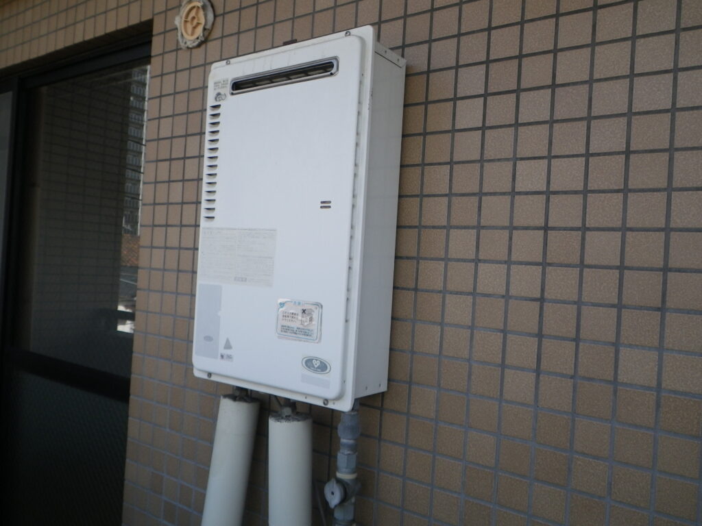 尼崎市マンション リンナイ16号ガス給湯器 取替交換工事施工 パロマPH-16CW から RUX-A1615W(A)-E