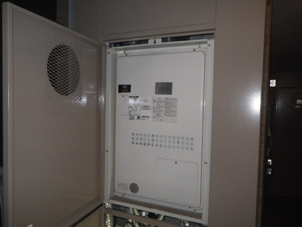 尼崎市東難波町マンション ノーリツ24号 ガス温水暖房付給湯器 取替交換工事施工 大阪ガス135-N536 から GTH-2454SAW3H-H BL
