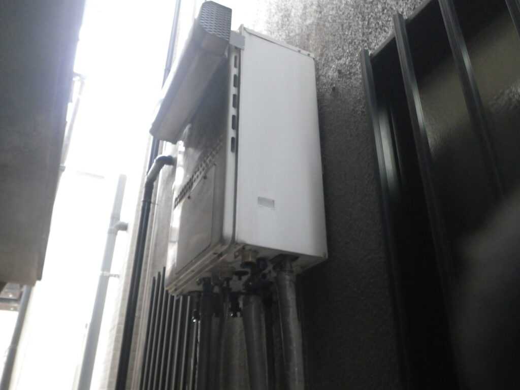 尼崎市開明町 戸建住宅 ノーリツ24号ガス給湯器 取替交換工事施工 大阪ガス135-2100A から GT-2470AWX BL