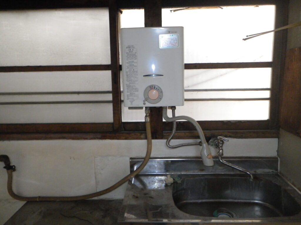 尼崎市西立花町　戸建住宅　ノーリツ　元止湯沸器　取替交換工事施工　大阪ガス33-055　から　GQ-551MW