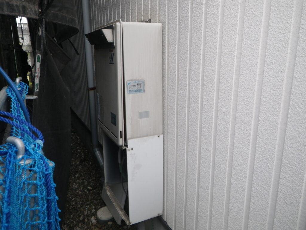 尼崎市大庄　戸建住宅　ノーリツ20号ガス給湯器　取替交換工事施工　リンナイRUF-2005SAW　から　GT-2070SAW