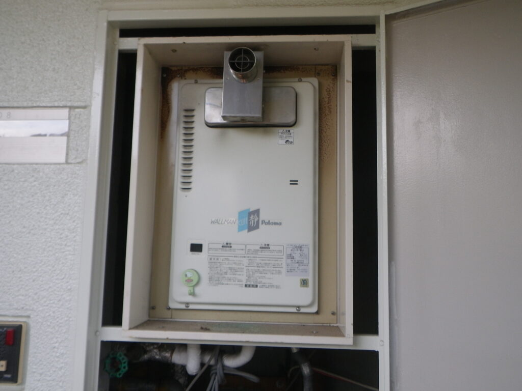 西宮市 マンション パロマ16号ガス給湯器 取替交換工事施工 PH-16CWQ3 から PH-1615AT