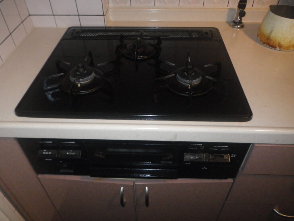 西宮市　マンション　ノーリツガスビルトインコンロ　Fami取替交換工事施工　ハーマンC3WK3RJTSR　から　N3WV6RWTP1