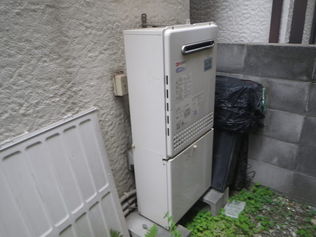 尼崎市瓦宮 戸建住宅 ノーリツ24号エコジョーズ 取替交換工事施工 GT-C2452AWX から GT-C2472AW