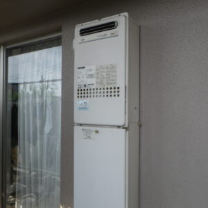 尼崎市マンション　ノーリツ24号ガス給湯器　取替交換工事施工　大阪ガス131-H800　から　GQ-2427AWX-DX BL