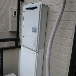 尼崎市　ハイツ　ノーリツ16号ガス給湯器　取替交換工事施工　パロマPH-16CWQ　から　GQ-1639WS-1