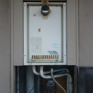 尼崎市マンション　ノーリツ16号ガス給湯器　取替交換工事施工　GQ-1610WE-T　から　GQ-1639WS-T-1