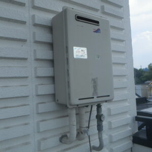 尼崎市マンション　リンナイ16号ガス給湯器　取替交換工事施工　RUX-A1616W(A)-E