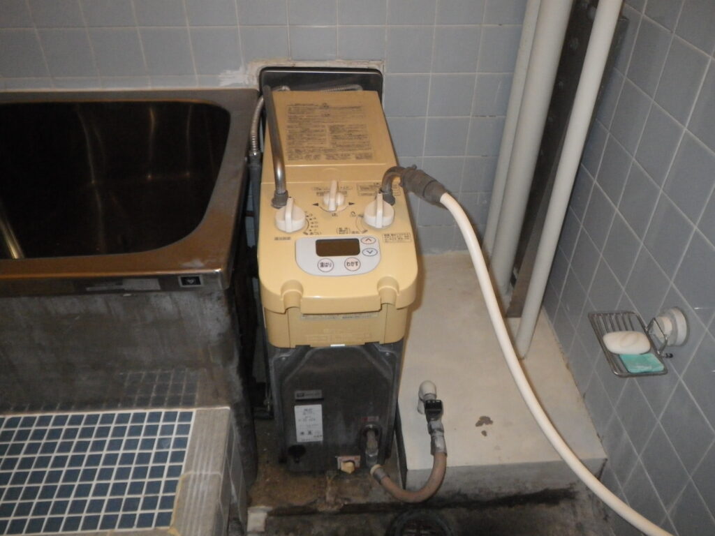 尼崎市　杭瀬団地　リンナイ　シャワー付きバランス釜　取替交換工事施工　大阪ガス32-877　から　RBF-B80SN