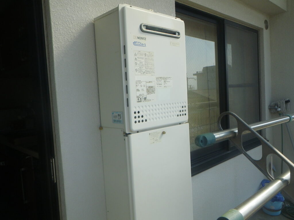 尼崎市マンション　ノーリツ24号エコジョーズ　取替交換工事施工　GT-C2452SAWX　から　GT-C2472SAW