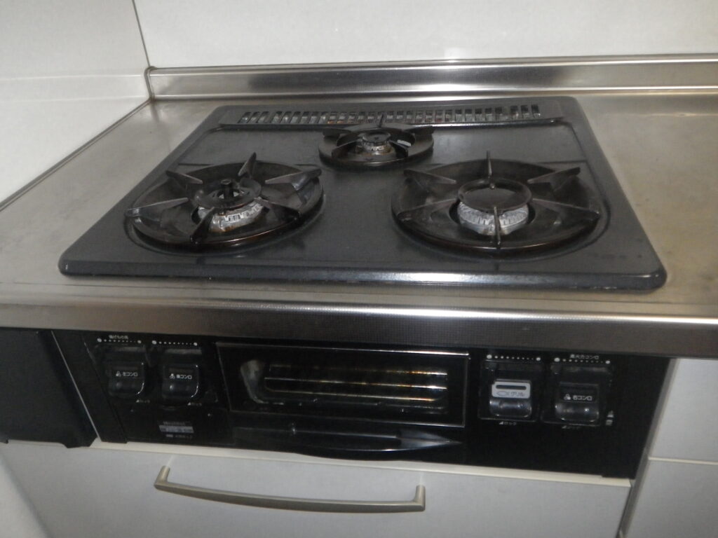 尼崎市　戸建住宅　ノーリツ　ガスビルトインコンロ　取替交換工事施工　ハーマンDG3295NR　から　N3GT2RVQ1