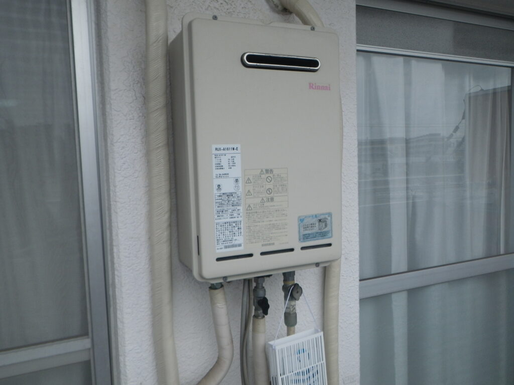尼崎市　マンション　ノーリツガス給湯器　取替交換工事施工　リンナイRUX-A1611W-E　から　GQ-1639WS-1