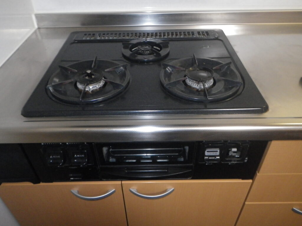 尼崎市マンション　ノーリツ　ガスビルトインコンロ　取替交換工事施工　NRDG3295NQ1　から　N3GT2RVQ1