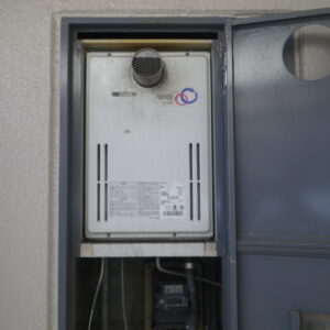 尼崎市マンション　ノーリツ16号ガス給湯器　取替交換工事施工　パーパスGS-162T-1　から　GQ-1639WS-1