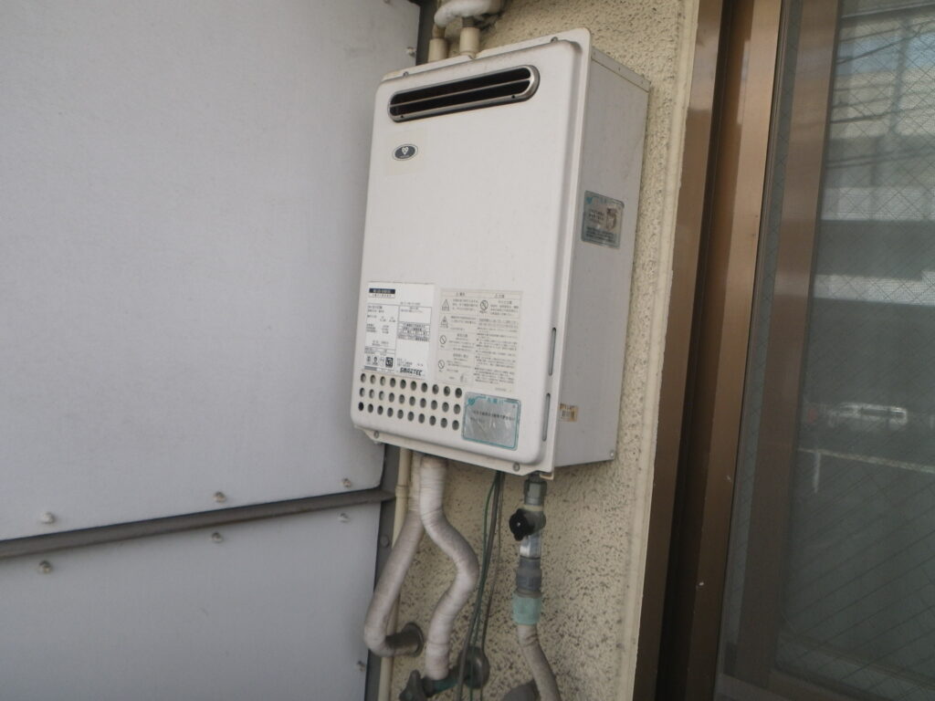 西宮市マンション　ノーリツ16号ガス給湯器　取替交換工事施工　大阪ガス133-8100　から　GQ-1639WS-1